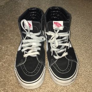 Black Vans Sk8-Hi